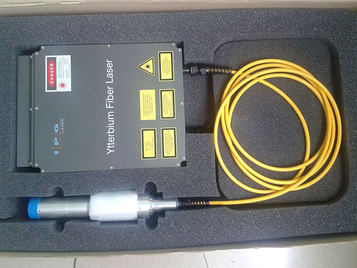 3D 出售帶旋轉附件的光纖激光雕刻機