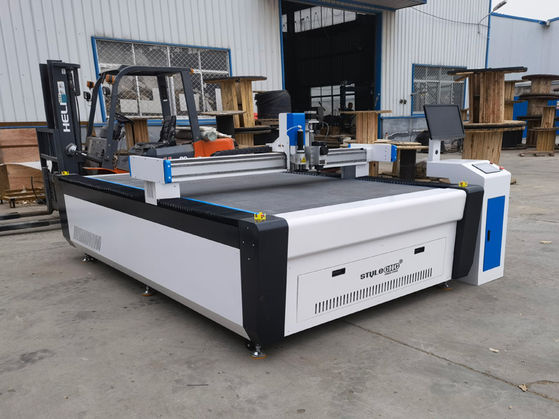 帶氣動(dòng)刀的自動(dòng)數(shù)控墊片切割機(jī)