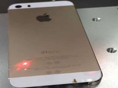 20W MOPA 光纖激光在 iPhone 后蓋上打標(biāo) IMEI