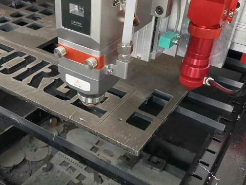 CO2 和光纖組合激光切割機(jī)，適用于金屬和木材