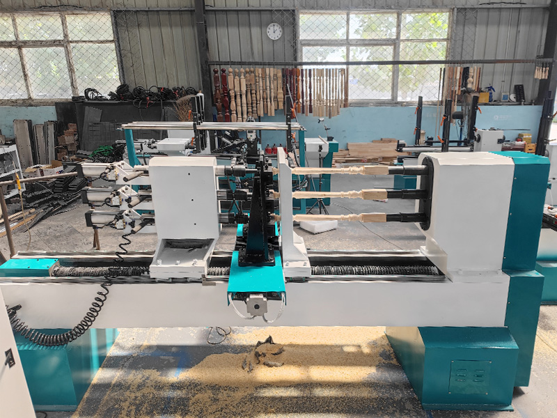 用于木材車削的自動數(shù)控仿形車床