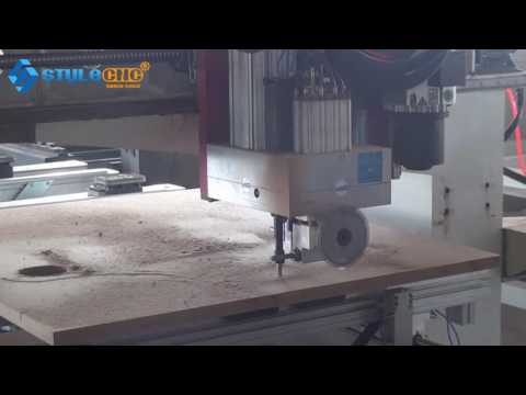 帶自動(dòng)換刀裝置的單臂木工數(shù)控加工中心