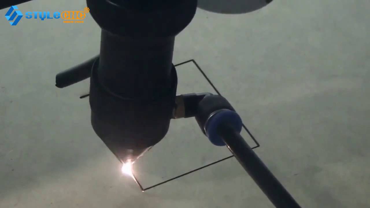 150W CO2 激光切割機(jī) STJ1390 切 18mm MDF板 150W CO2 激光切割機(jī) STJ1390 切 18mm MDF板