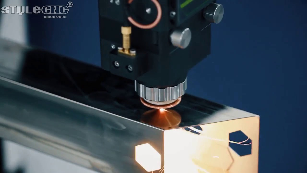 1000W 方管光纖激光金屬切割機(jī)