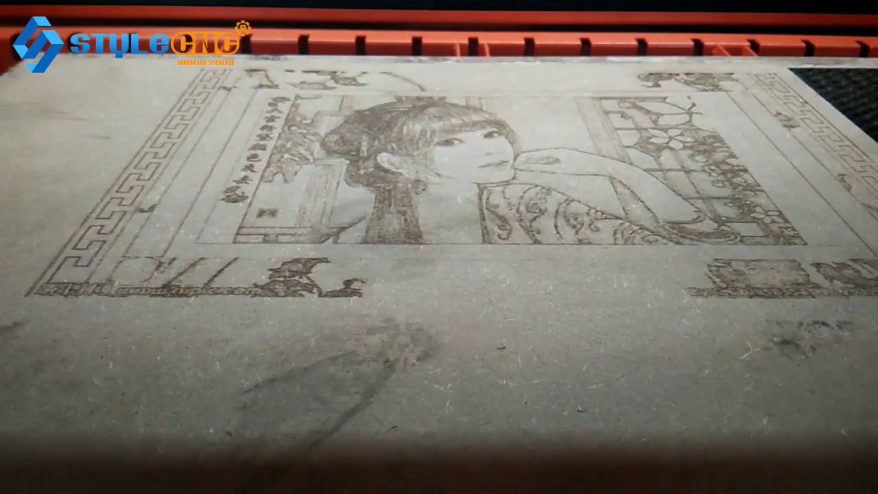 木制工藝品的自動(dòng)激光雕刻照片和圖案 木制工藝品的自動(dòng)激光雕刻照片和圖案